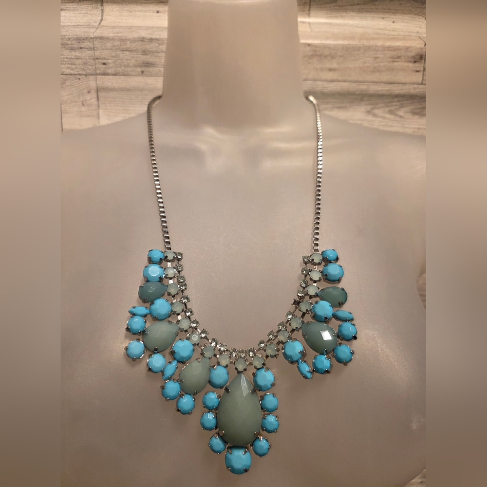 Elegant Silver and Blue Statement Necklace